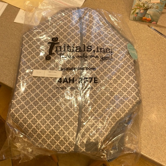 initials, inc Other - NWT Insulated Crockpot Carrier